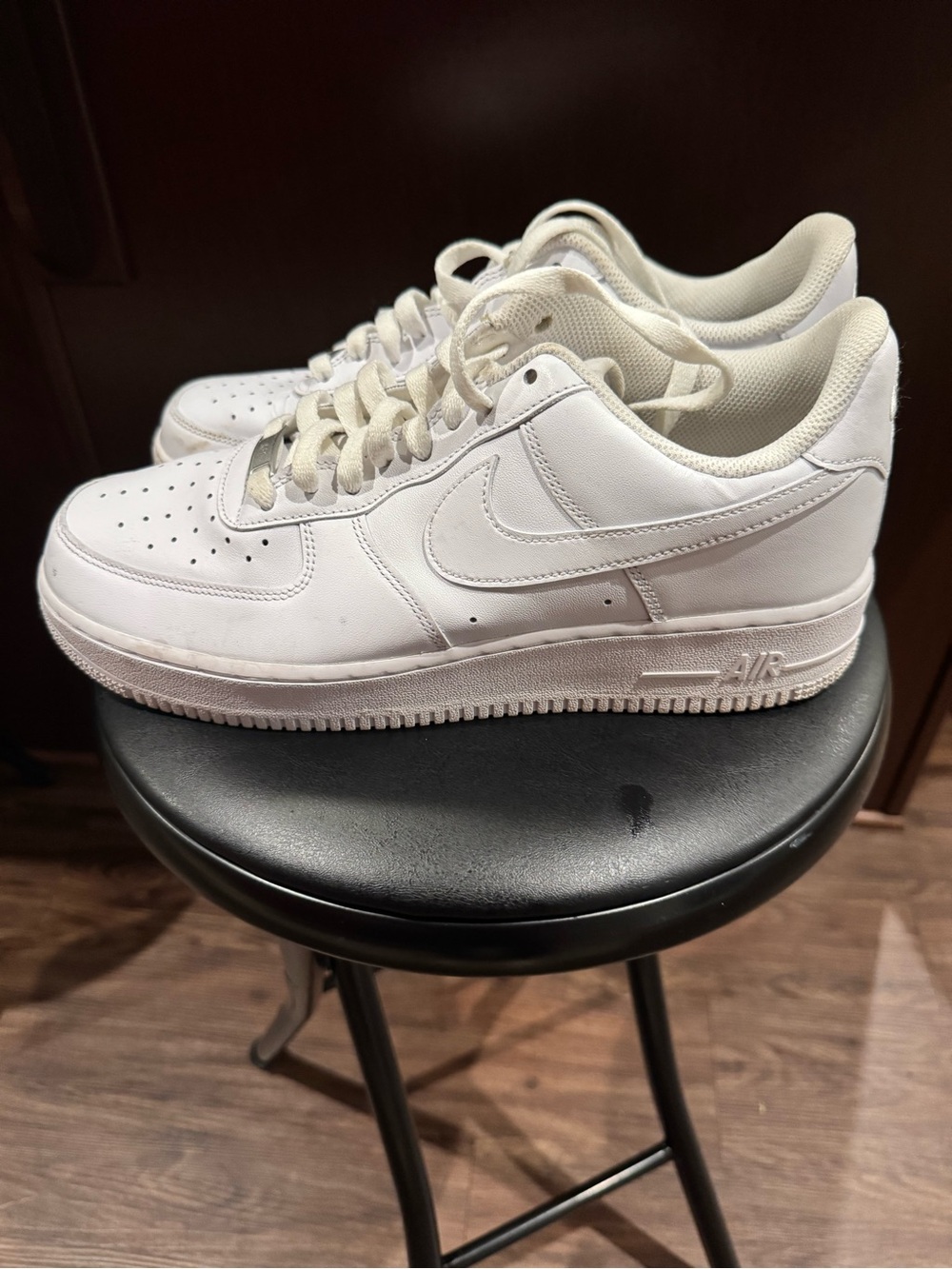 Men’s Nike White Low-Top Air Force 1 size 10